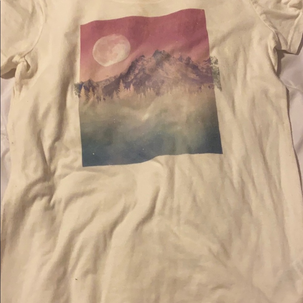 A white coffee short sleeve shirt